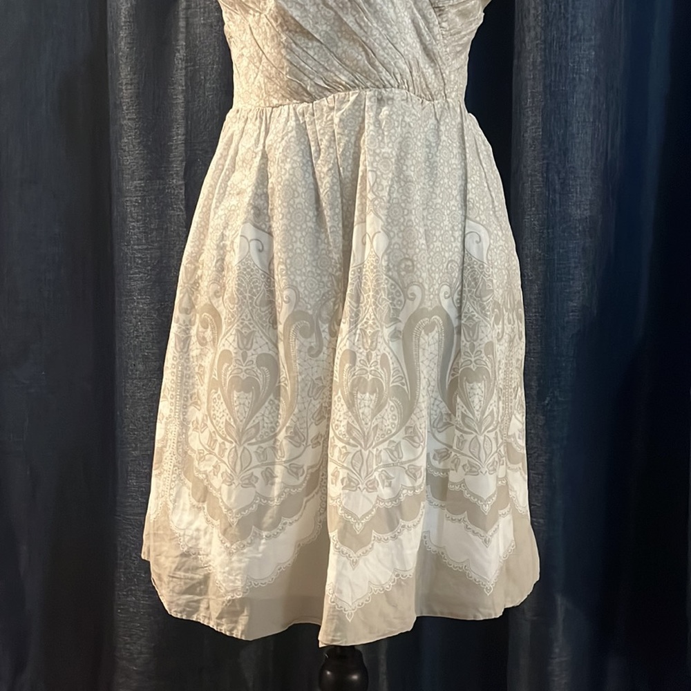 Express dress - Picture 3 of 6